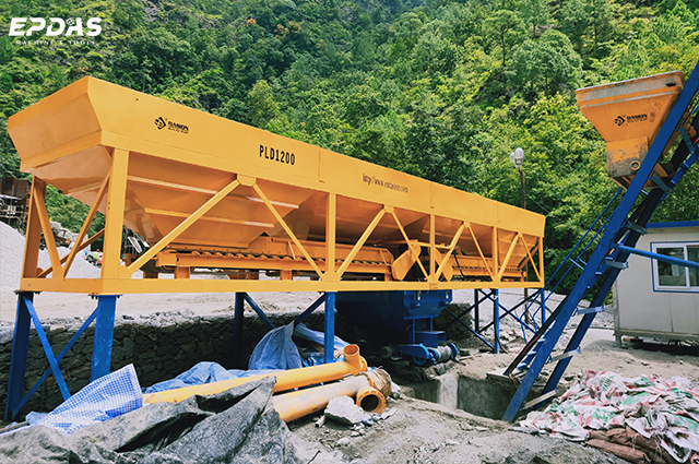 stationary concrete batching plant