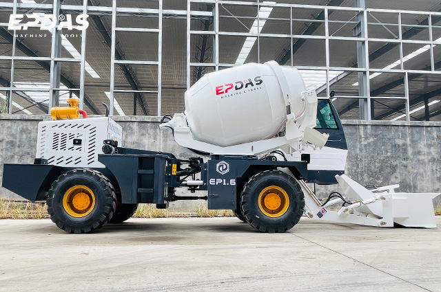 1.6m³ Articulated Chassis Self-loading Concrete Mixer